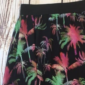 🌴Palm tree print Lola by LLR EUC on black sz XS